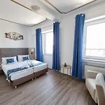 Hotel - Zum Schwanenkoenig 3*
