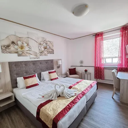 - Zum Schwanenkoenig Hotel