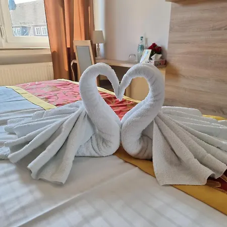 - Zum Schwanenkoenig 3*