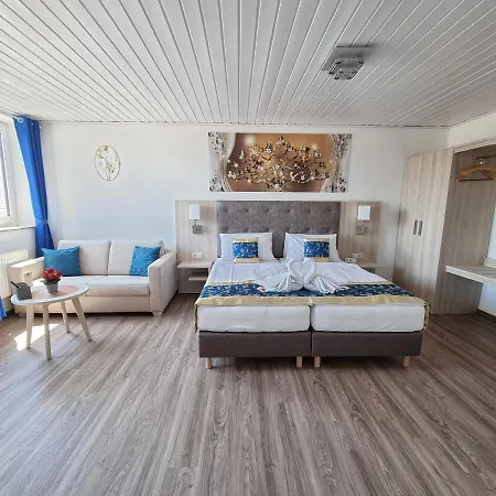 - Zum Schwanenkoenig Hotel