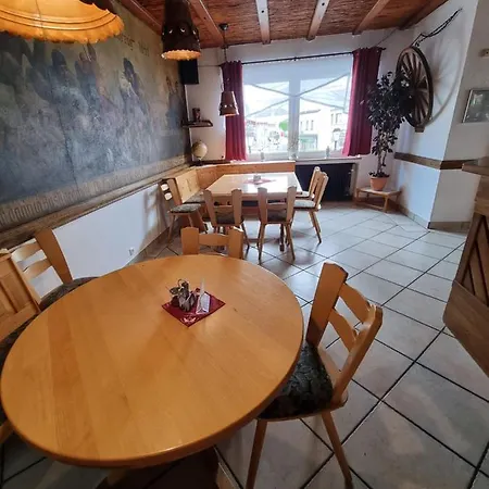 호텔 - Zum Schwanenkoenig 메데바흐