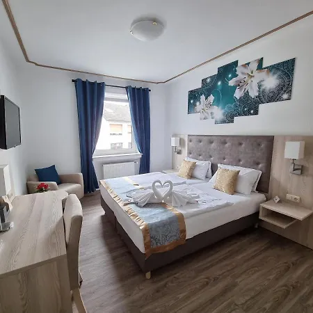 - Zum Schwanenkoenig 호텔 3*