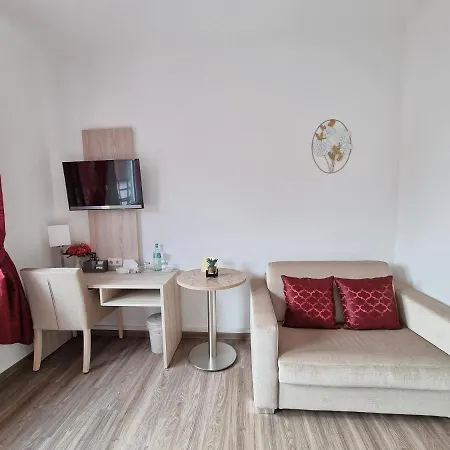 - Zum Schwanenkoenig 3*