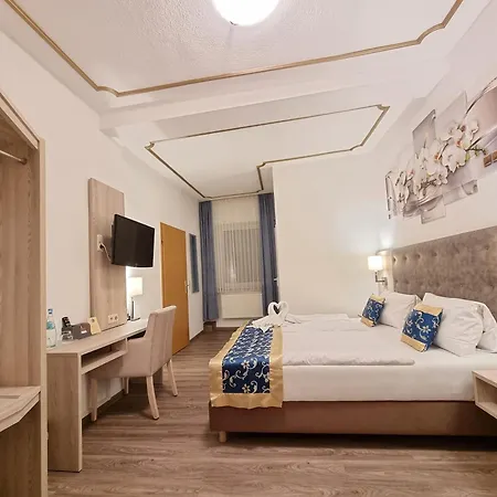 Hotel - Zum Schwanenkoenig 3*