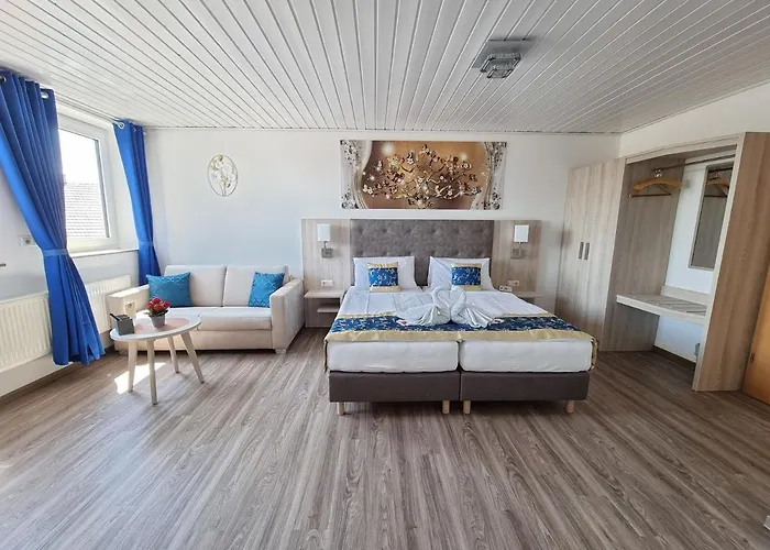 - Zum Schwanenkoenig Hotel